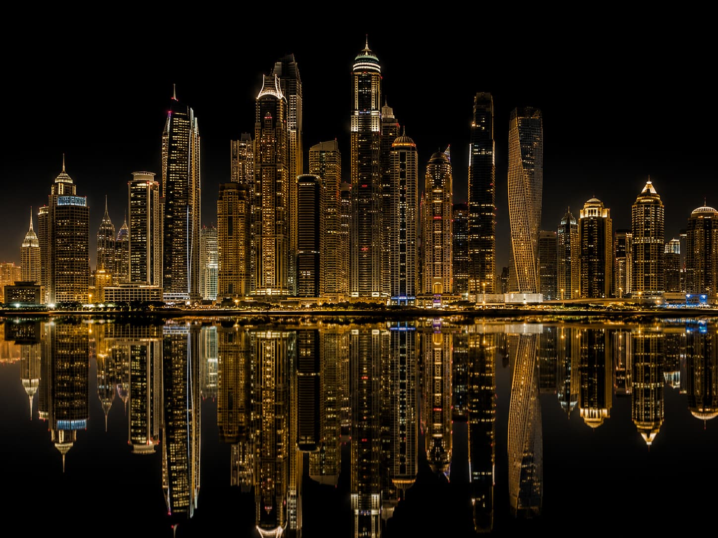 Dubai Marina · Cayan Tower